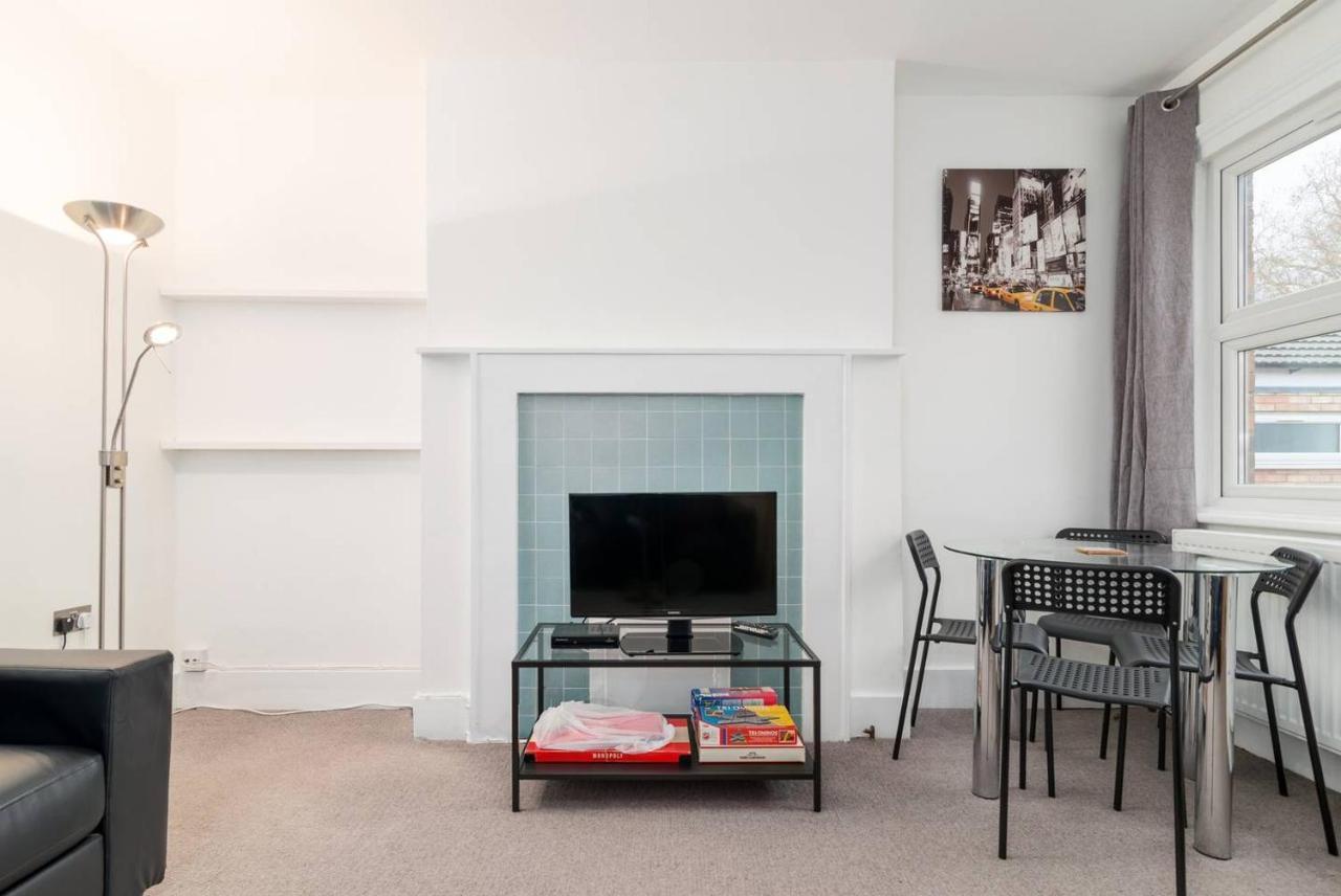 Guestready - Modern 2-Bed For 4 In Golders Green! Лондон Экстерьер фото